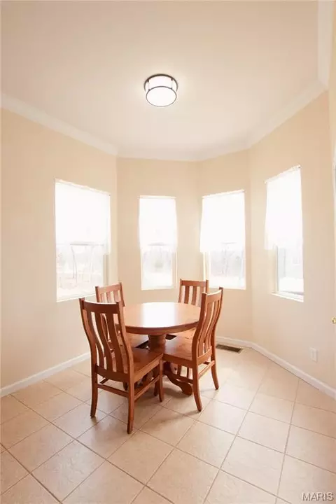 Dining - 910 Oak Pass Ln, Sullivan, MO 63080 photo 1 of 1