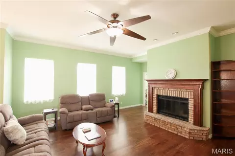 Living - 910 Oak Pass Ln, Sullivan, MO 63080 photo 1 of 1