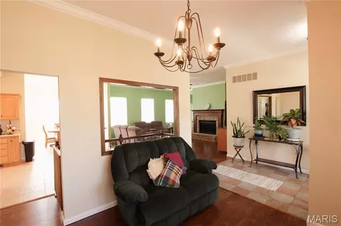 Entry Way - 910 Oak Pass Ln, Sullivan, MO 63080 photo 3 of 3