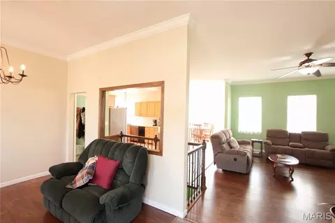 Entry Way - 910 Oak Pass Ln, Sullivan, MO 63080 photo 2 of 3