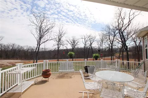 Exterior - 910 Oak Pass Ln, Sullivan, MO 63080 photo 3 of 6