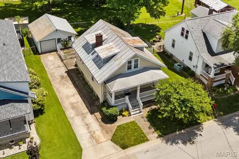 Exterior - 622 Morrison Ave, Waterloo, IL 62298 photo 4 of 10