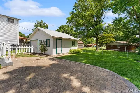 Exterior - 622 Morrison Ave, Waterloo, IL 62298 photo 7 of 10
