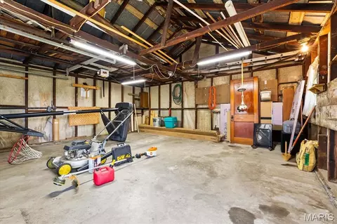 Exterior - 622 Morrison Ave, Waterloo, IL 62298 photo 8 of 10