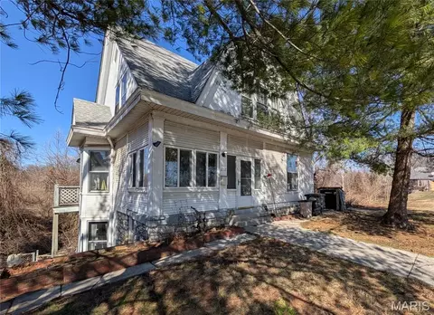 1252 State St, Alton, IL 62002