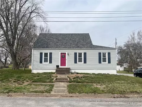 201 W 7th St, New London, MO 63459
