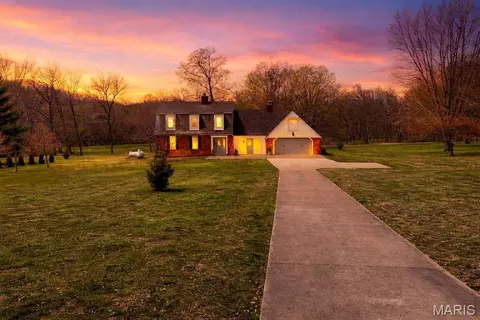 2775 Old Fredericktown Rd, Farmington, MO 63640