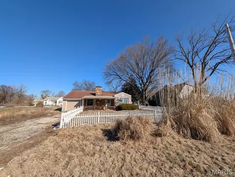 315 S Belt, Belleville, IL 62220