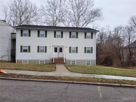 2705 College Ave, Alton, IL 62002