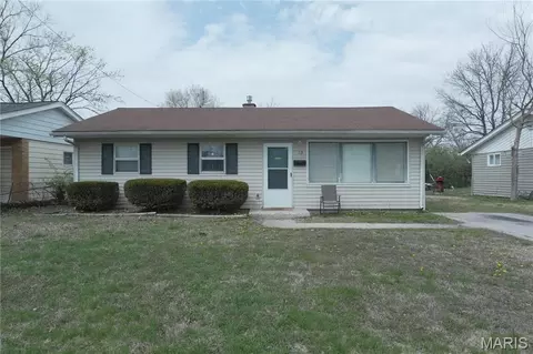 19 Leonard Dr, Cahokia, IL 62206