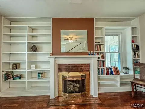 Living - 119 Ruby St, Paris, MO 65275 photo 2 of 7