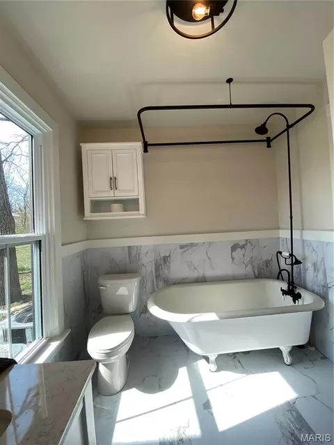 Bath - 145 Ellis Ave, Troy, MO 63379 photo 1 of 4