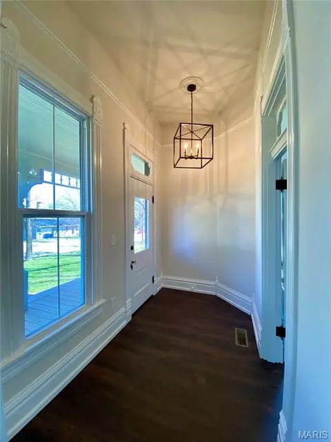Entry Way - 145 Ellis Ave, Troy, MO 63379 photo 1 of 9