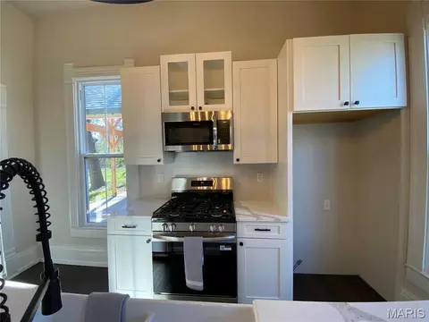 Kitchen - 145 Ellis Ave, Troy, MO 63379 photo 4 of 9