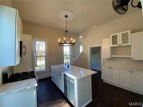Kitchen - 145 Ellis Ave, Troy, MO 63379 photo 7 of 9