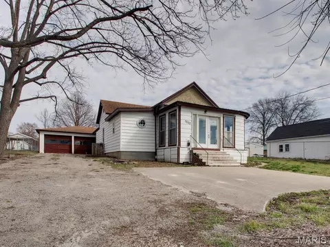 3620 Market St, Hannibal, MO 63401