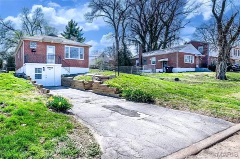 8370 Orchard Ave, Saint Louis, MO 63132