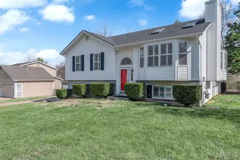 3017 Landau Ct, Saint Charles, MO 63301
