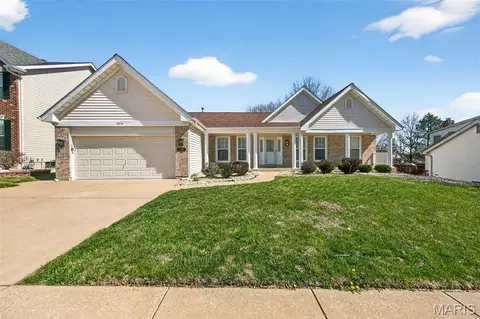 16734 Heather Moor Dr, Florissant, MO 63034