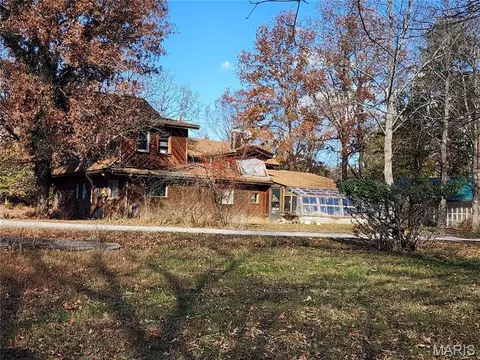 Exterior - 10562 Carr Rd, Bismarck, MO 63624 photo 2 of 2