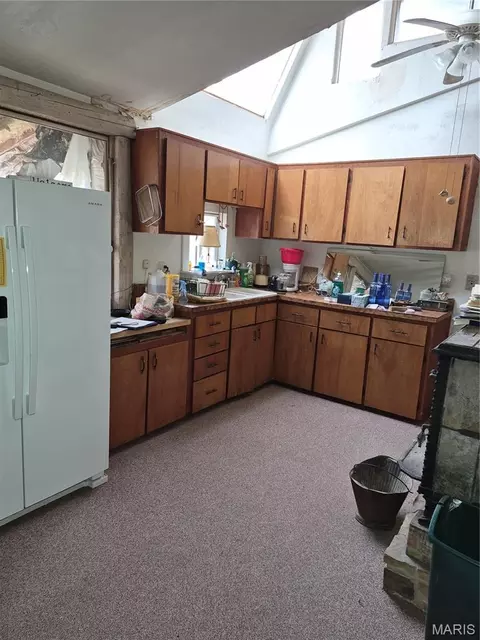 Kitchen - 10562 Carr Rd, Bismarck, MO 63624 photo 2 of 3