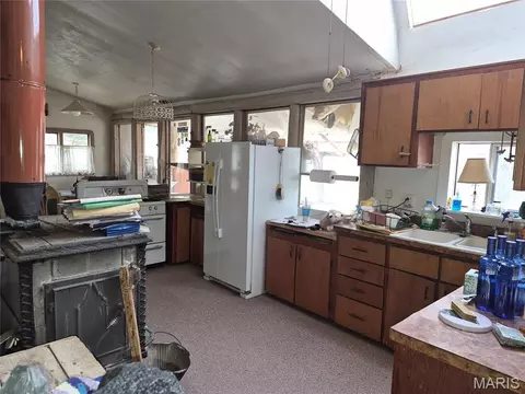 Kitchen - 10562 Carr Rd, Bismarck, MO 63624 photo 1 of 3
