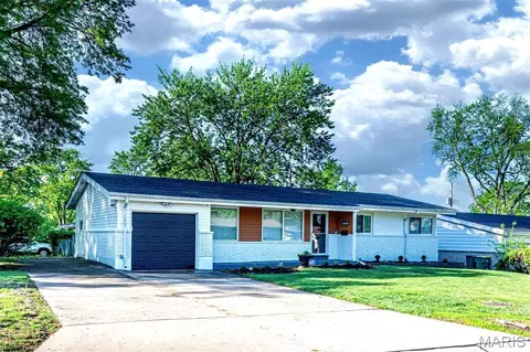 2284 Luxmore Dr, Saint Louis, MO 63136