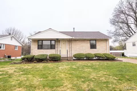108 S Embassy Dr, Fairview Heights, IL 62208