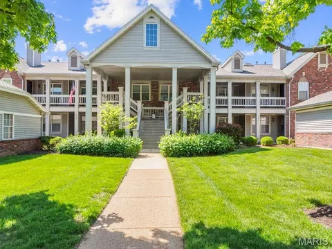 5459 Kenrick Parke Dr, Saint Louis, MO 63119