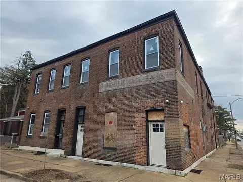 7726 Minnesota Ave, Saint Louis, MO 63111