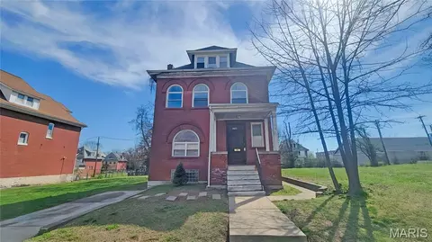 5734 Maple Ave, Saint Louis, MO 63112