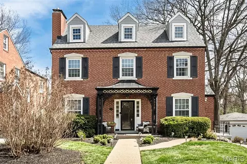 1034 E Linden Ave, Richmond Heights, MO 63117