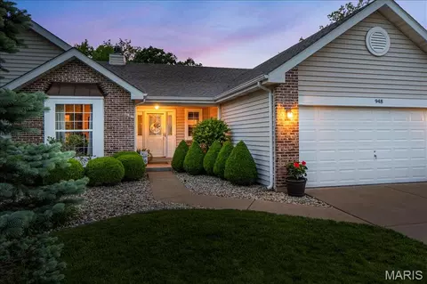 Exterior - 948 Emerald Oaks Ct, Eureka, MO 63025 photo 12 of 16