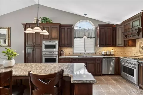Kitchen - 948 Emerald Oaks Ct, Eureka, MO 63025 photo 1 of 5