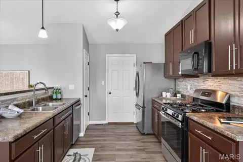 Kitchen - 207 Bluestem Ln, O'fallon, MO 63366 photo 1 of 3