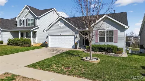 207 Bluestem Ln, O'fallon, MO 63366