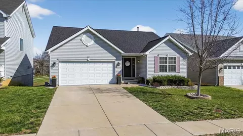Exterior - 207 Bluestem Ln, O'fallon, MO 63366 photo 2 of 9
