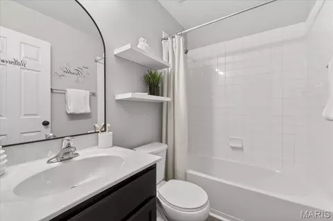 Bath - 207 Bluestem Ln, O'fallon, MO 63366 photo 1 of 3