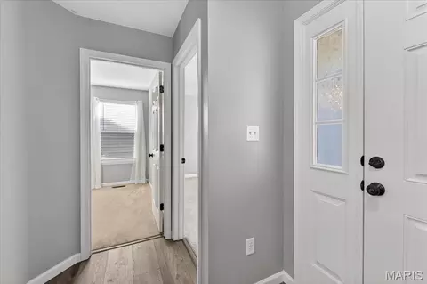 Entry Way - 207 Bluestem Ln, O'fallon, MO 63366 photo 4 of 11