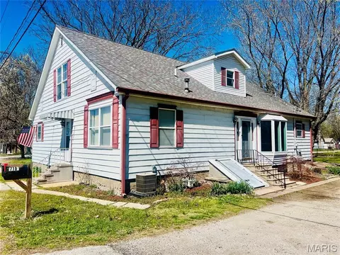 718 State St #FRONT AND BACK S, East Carondelet, IL 62240