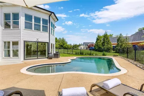 Exterior - 5335 Lancelot Dr, Weldon Spring, MO 63304 photo 6 of 17