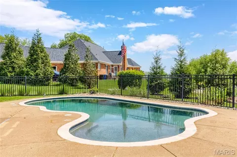 Exterior - 5335 Lancelot Dr, Weldon Spring, MO 63304 photo 7 of 17