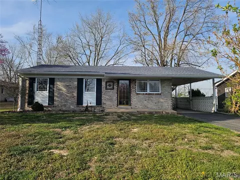 313 N Meadow Ln, Steeleville, IL 62288