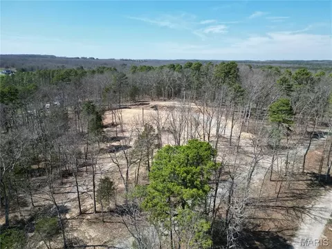 25 Tall Oak Dr, Sainte Genevieve, MO 63670