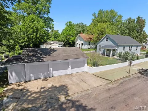 720 E Mckinley St, Belleville, IL 62220