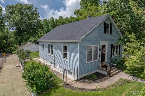 720 E Mckinley St, Belleville, IL 62220