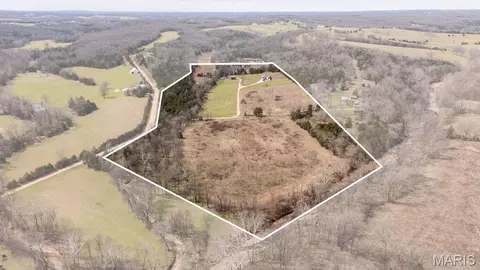 127 Doolittle Ln, Chamois, MO 65024