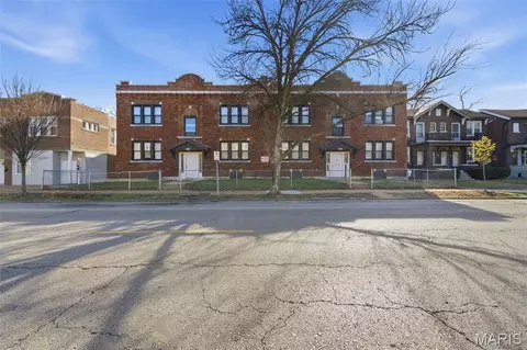 3656 Bates St, Saint Louis, MO 63116