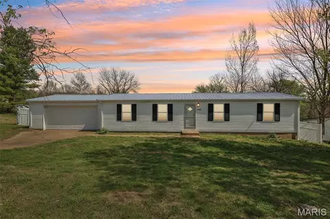 641 Carolee Ct, Villa Ridge, MO 63089