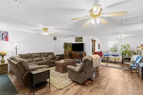 Living - 345 Robin Ln, Saint Clair, MO 63077 photo 2 of 2